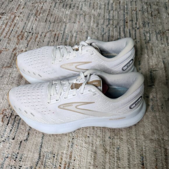Brooks womens Glycerin Sneakers White with Gold Logo and Trim size 8.5 - Picture 1 of 6